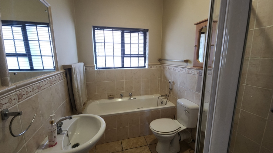 3 Bedroom Property for Sale in Menkenkop Western Cape